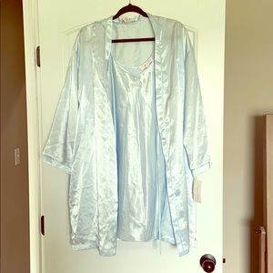 Oscar de la renta gown and robe